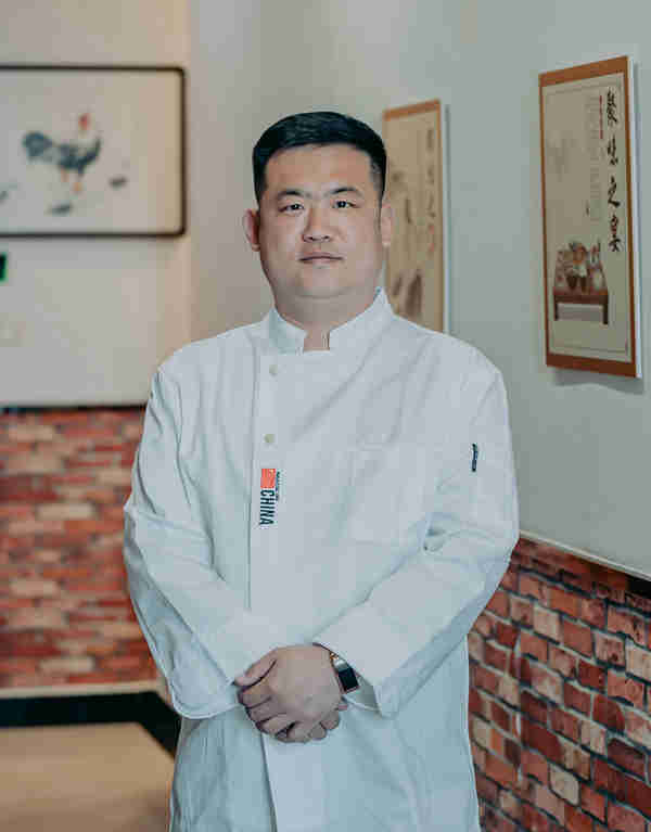 张爱强——旭香源美食品牌创始人、旭香源鸡火锅技艺传承人